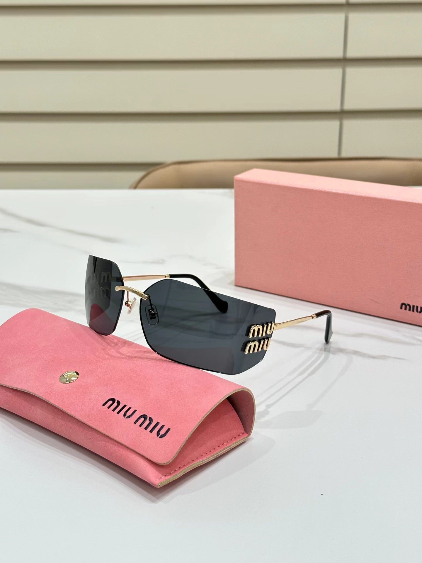 [Luxe]Amber Frame Retro Sunglasses-With Gift Box