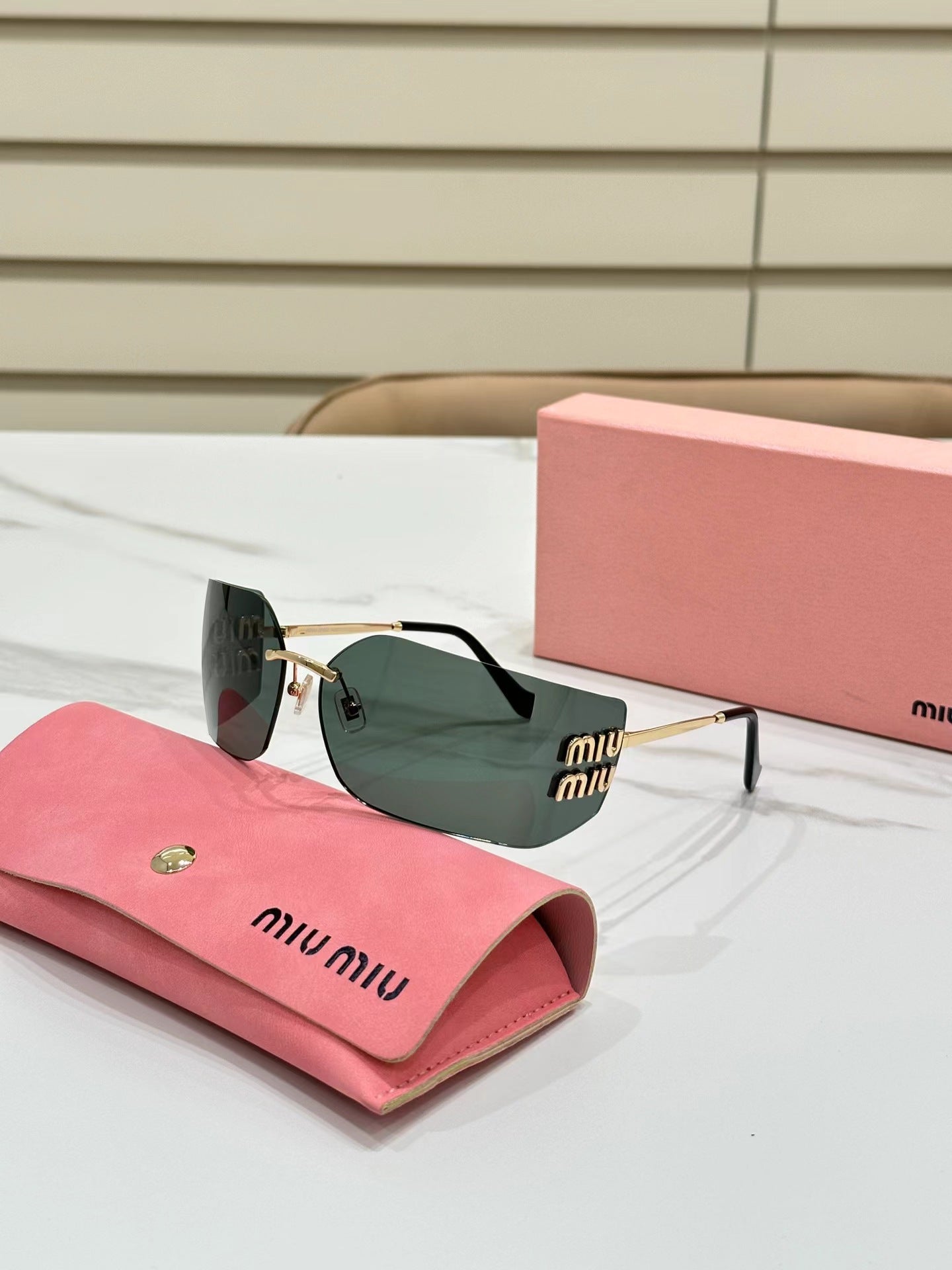 [Luxe]Amber Frame Retro Sunglasses-With Gift Box
