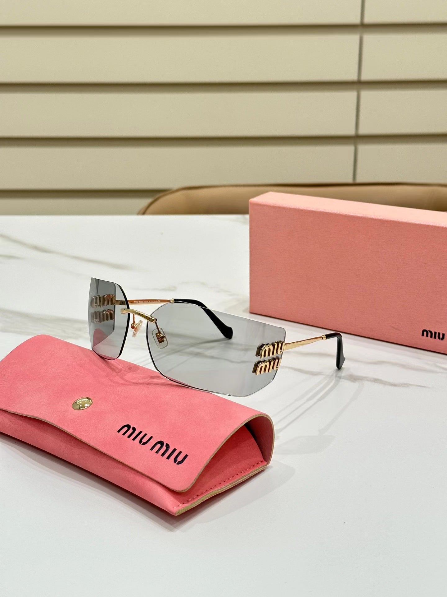 [Luxe]Amber Frame Retro Sunglasses-With Gift Box