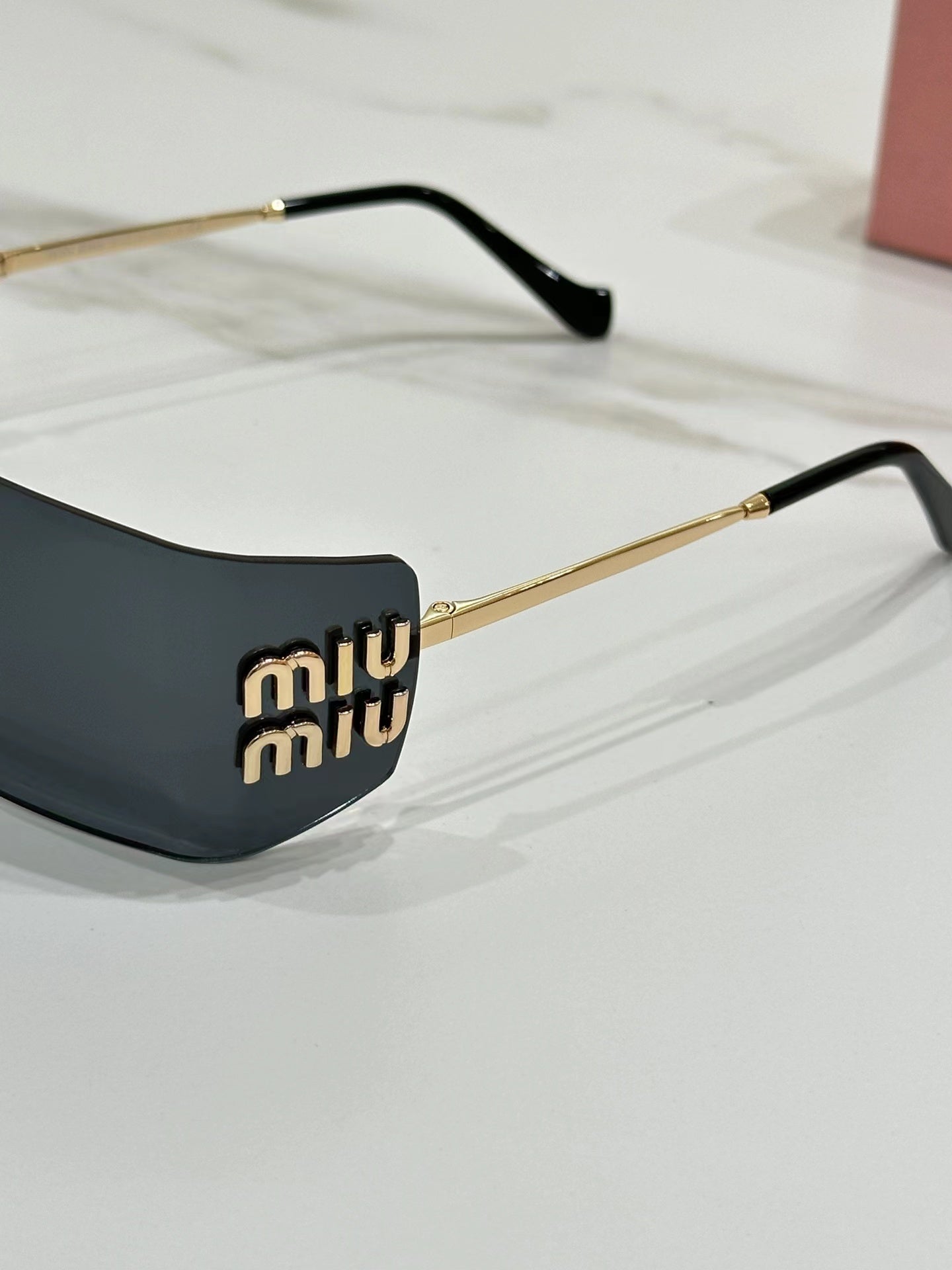 [Luxe]Amber Frame Retro Sunglasses-With Gift Box