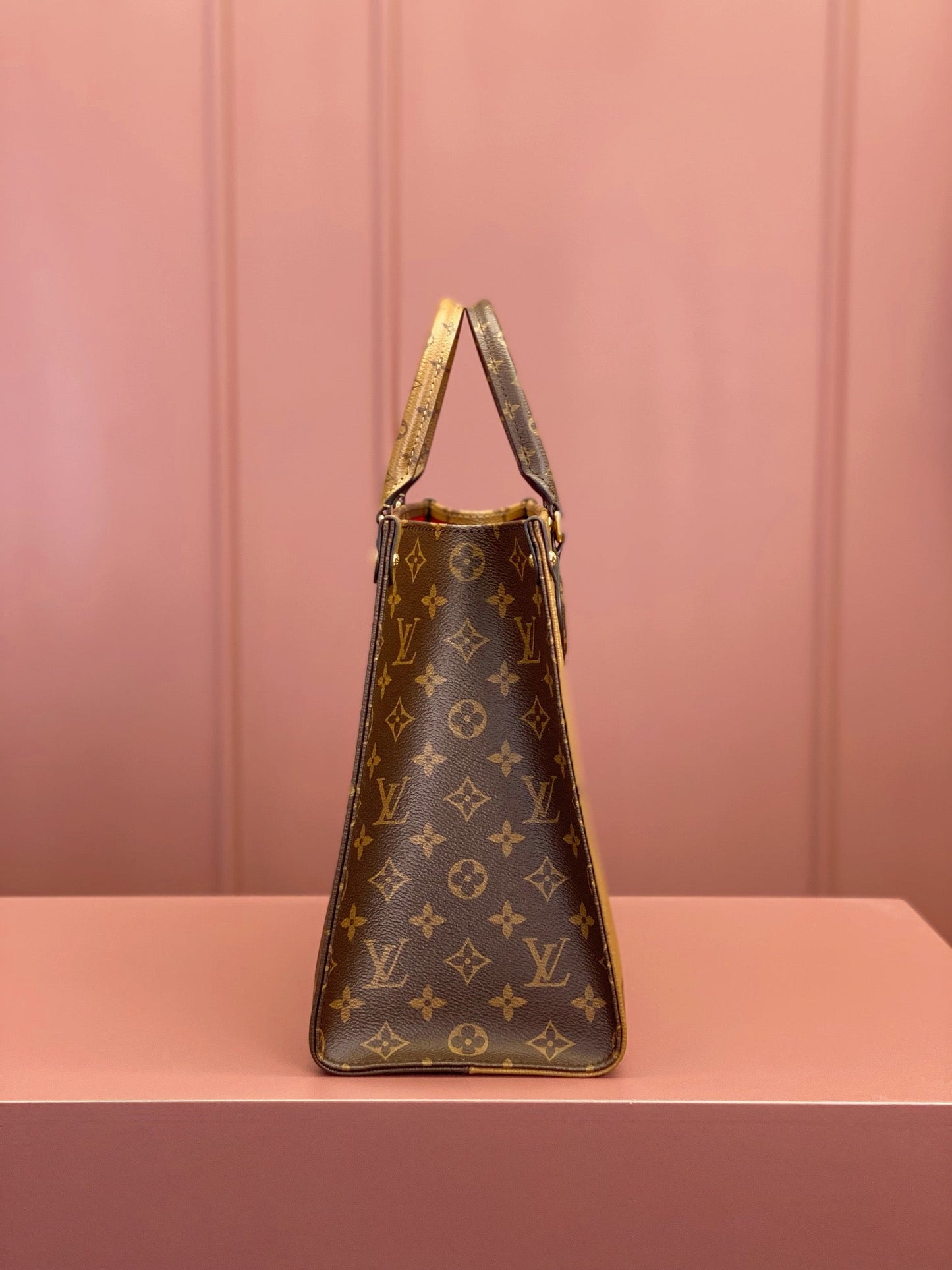 [Luxe]0528 OnTheGo MM Monogram