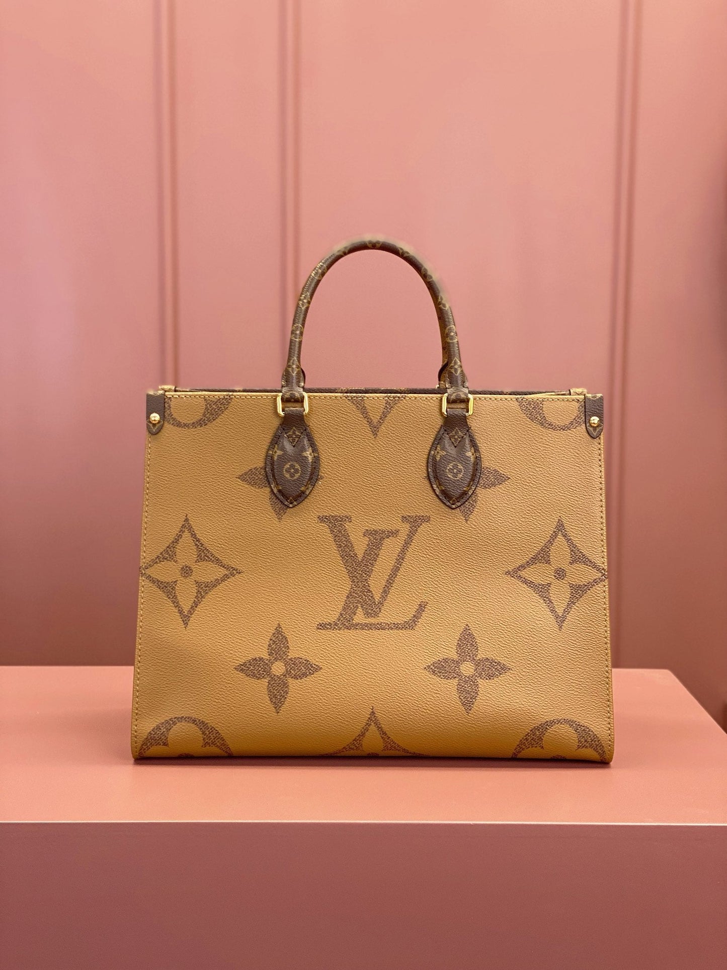 [Luxe]0528 OnTheGo MM Monogram
