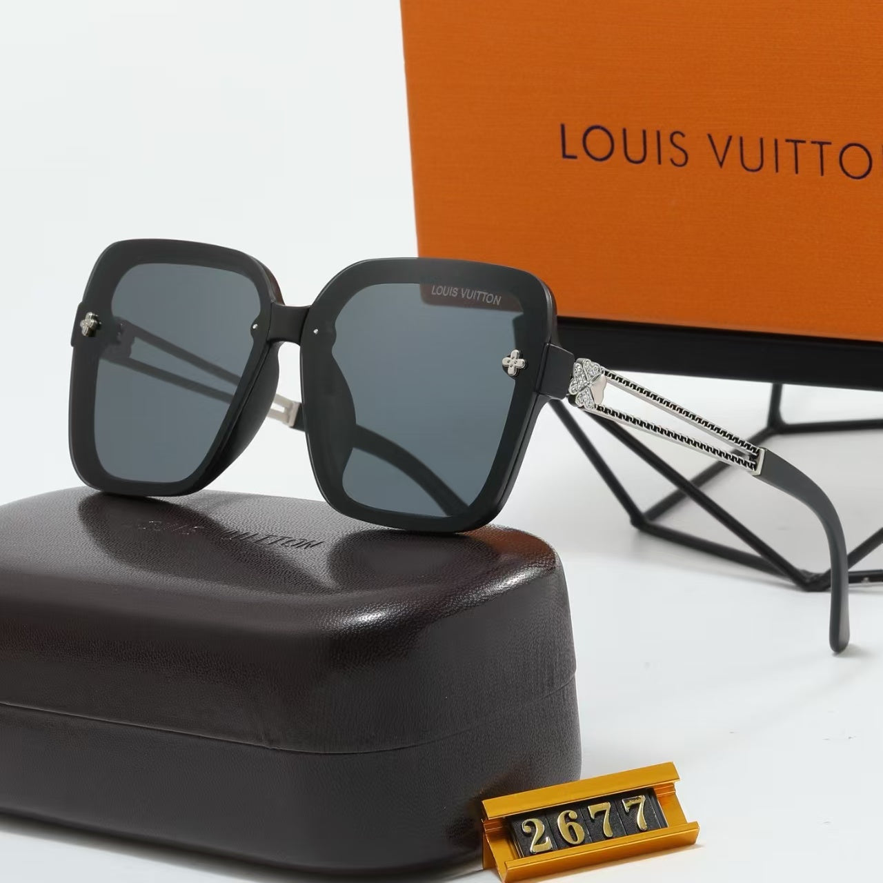 [Luxe]Classic And Stylish Large Frame Sunglasses-With Gift Box
