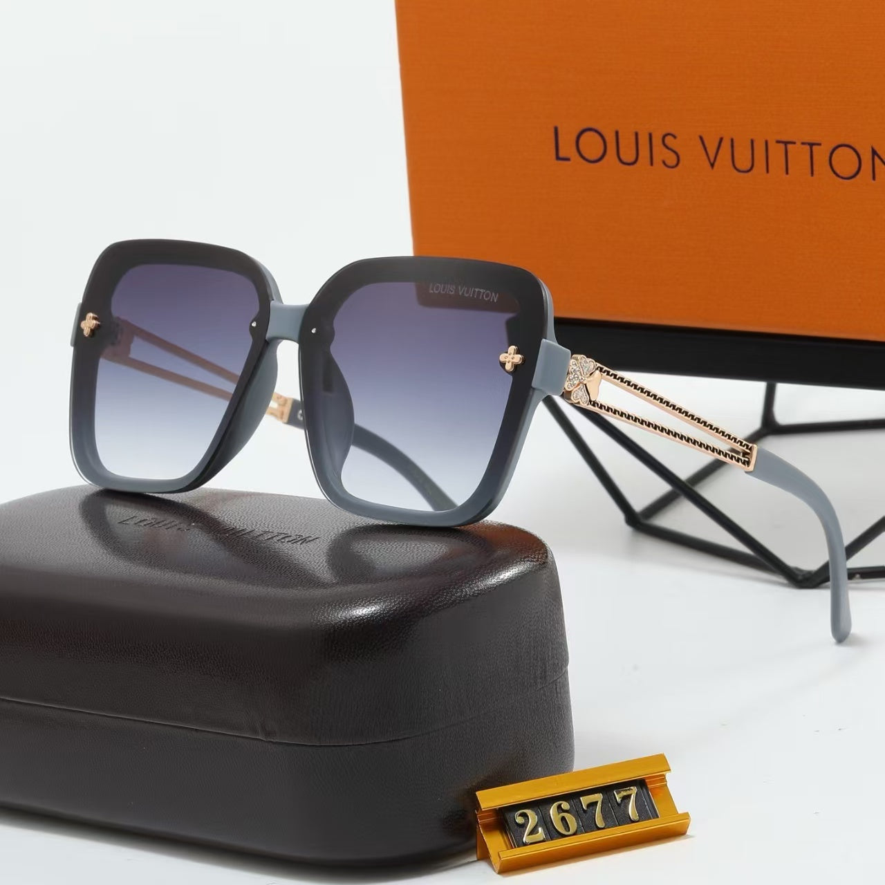 [Luxe]Classic And Stylish Large Frame Sunglasses-With Gift Box