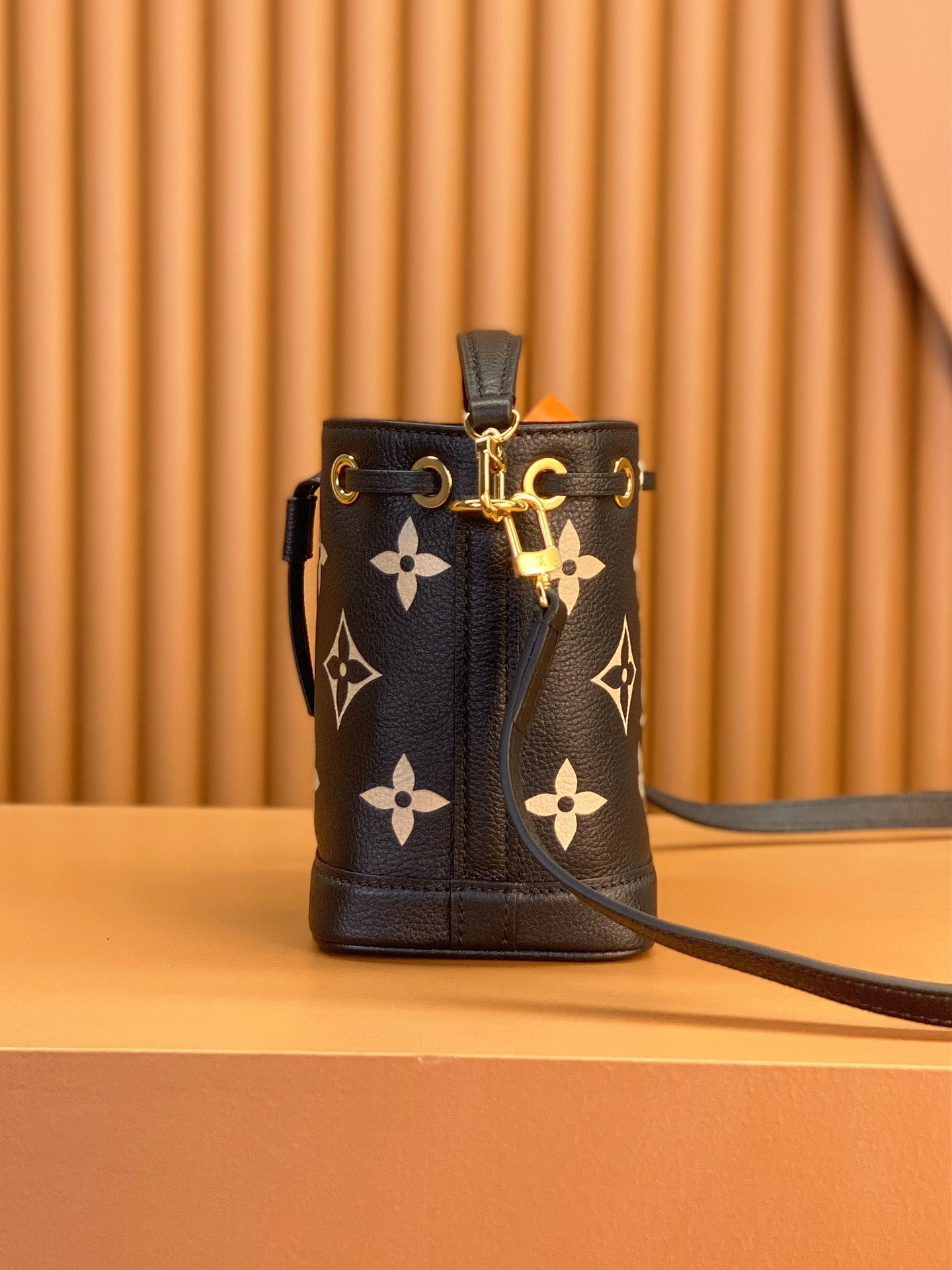 [Luxe]0528 Nano Noé Bicolour Monogram Empreinte Leather