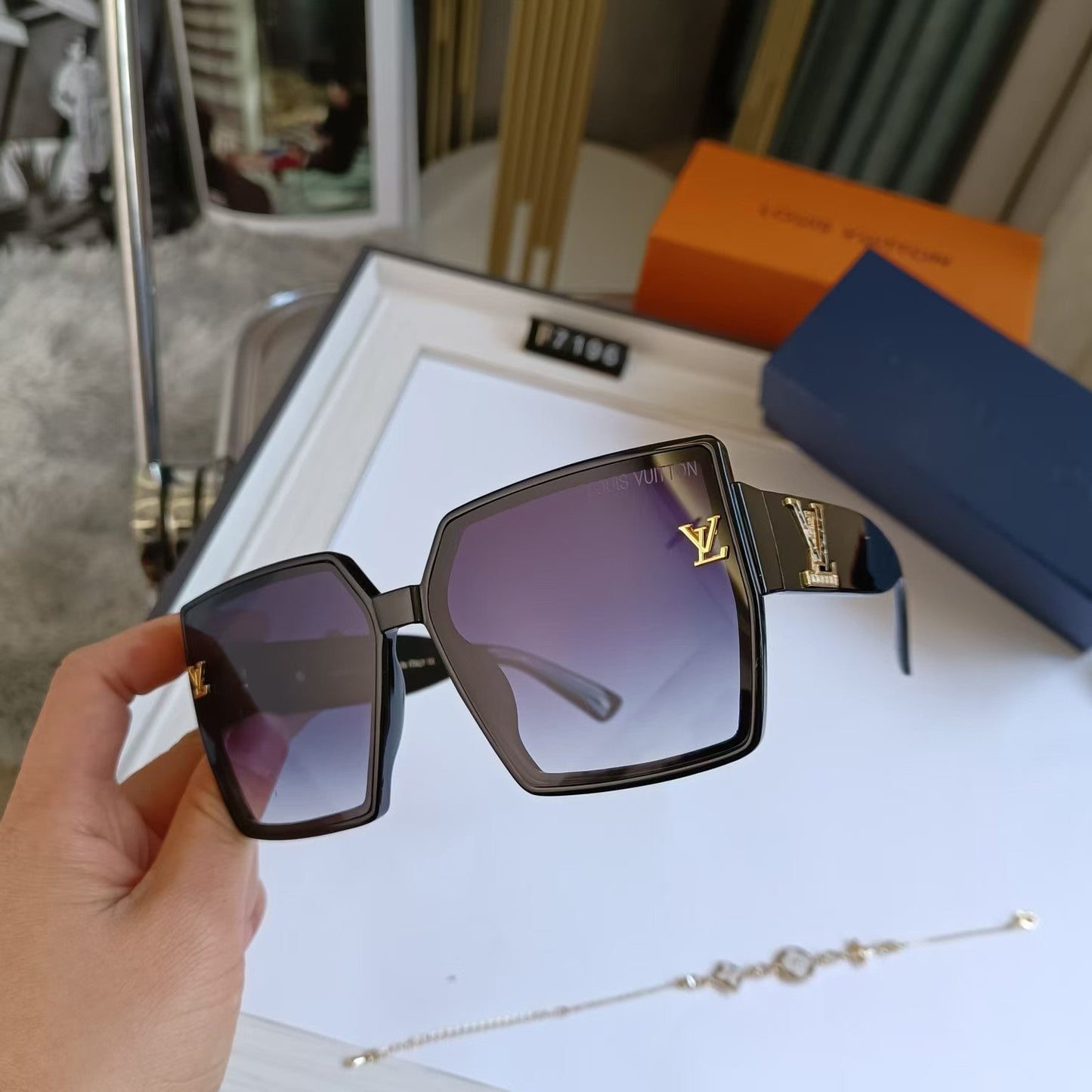 [Luxe]Fashion Large Frame Sunglasses V-With Gift Box