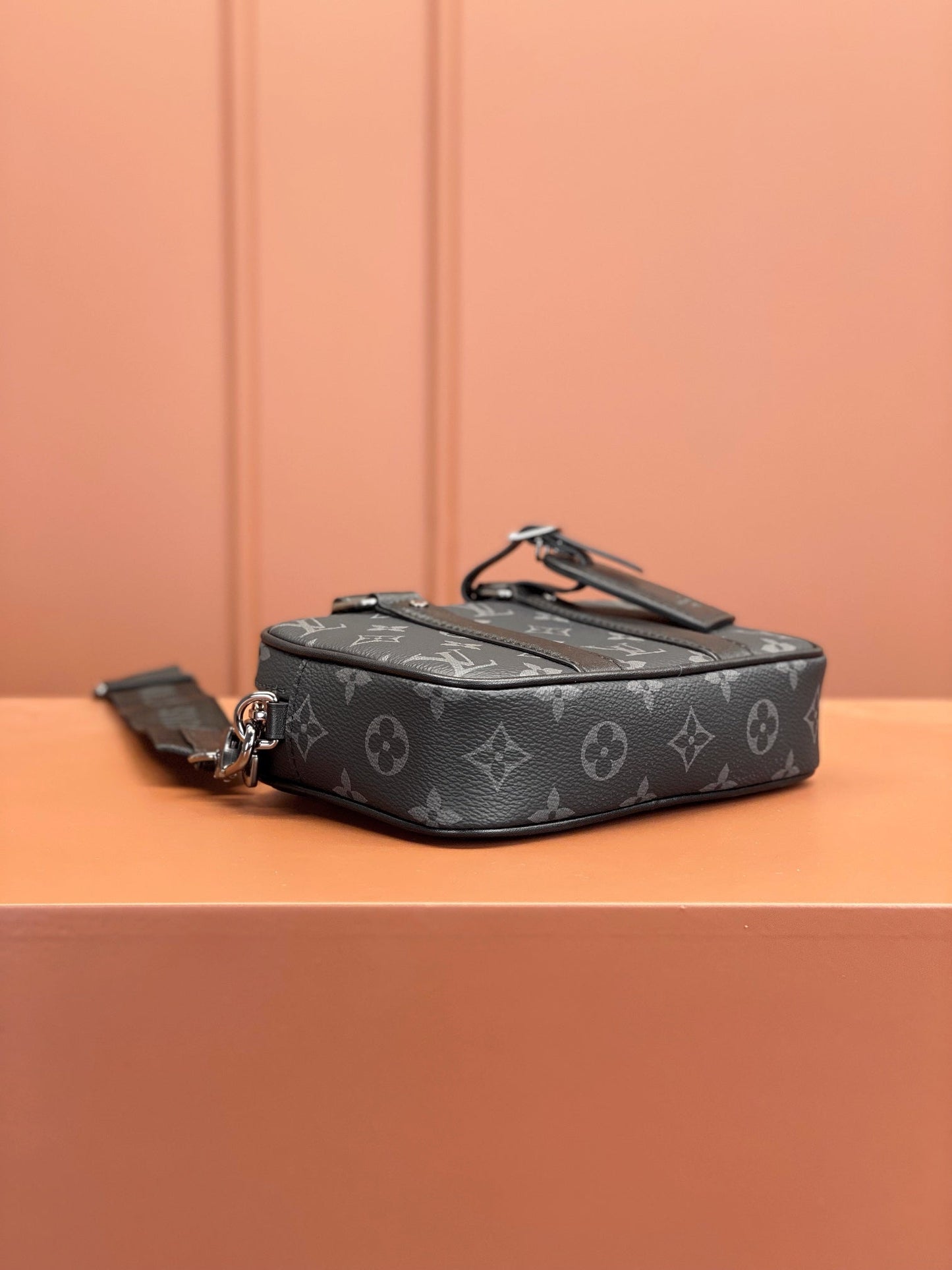 [Luxe]0528 Nano Porte Documents Voyage Monogram Eclipse