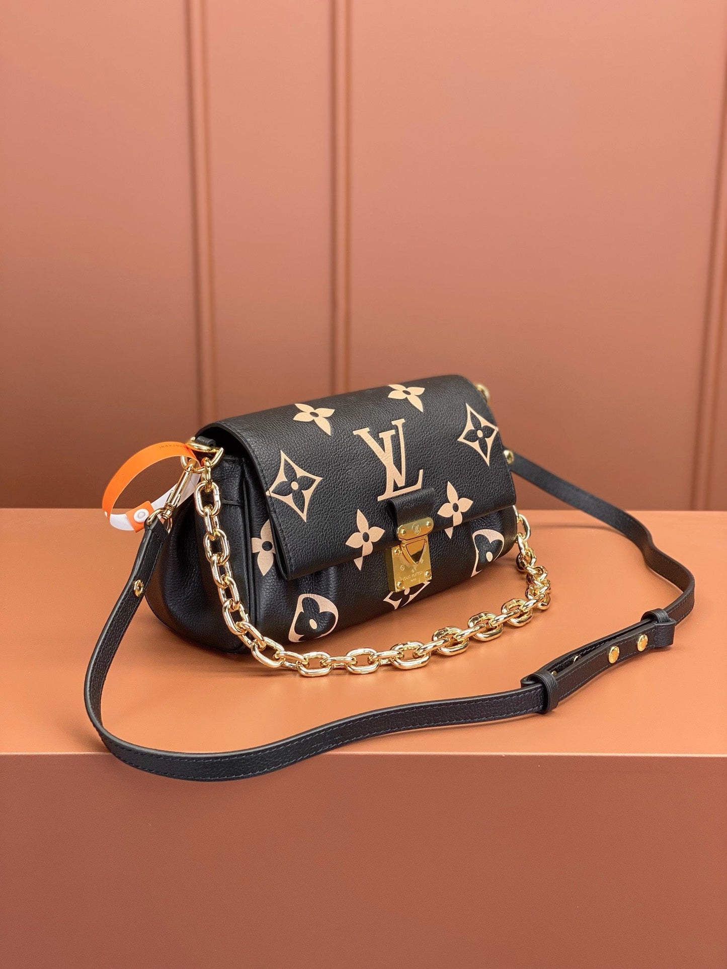 [Luxe]0528 Favorite Bicolour Monogram Empreinte Leather