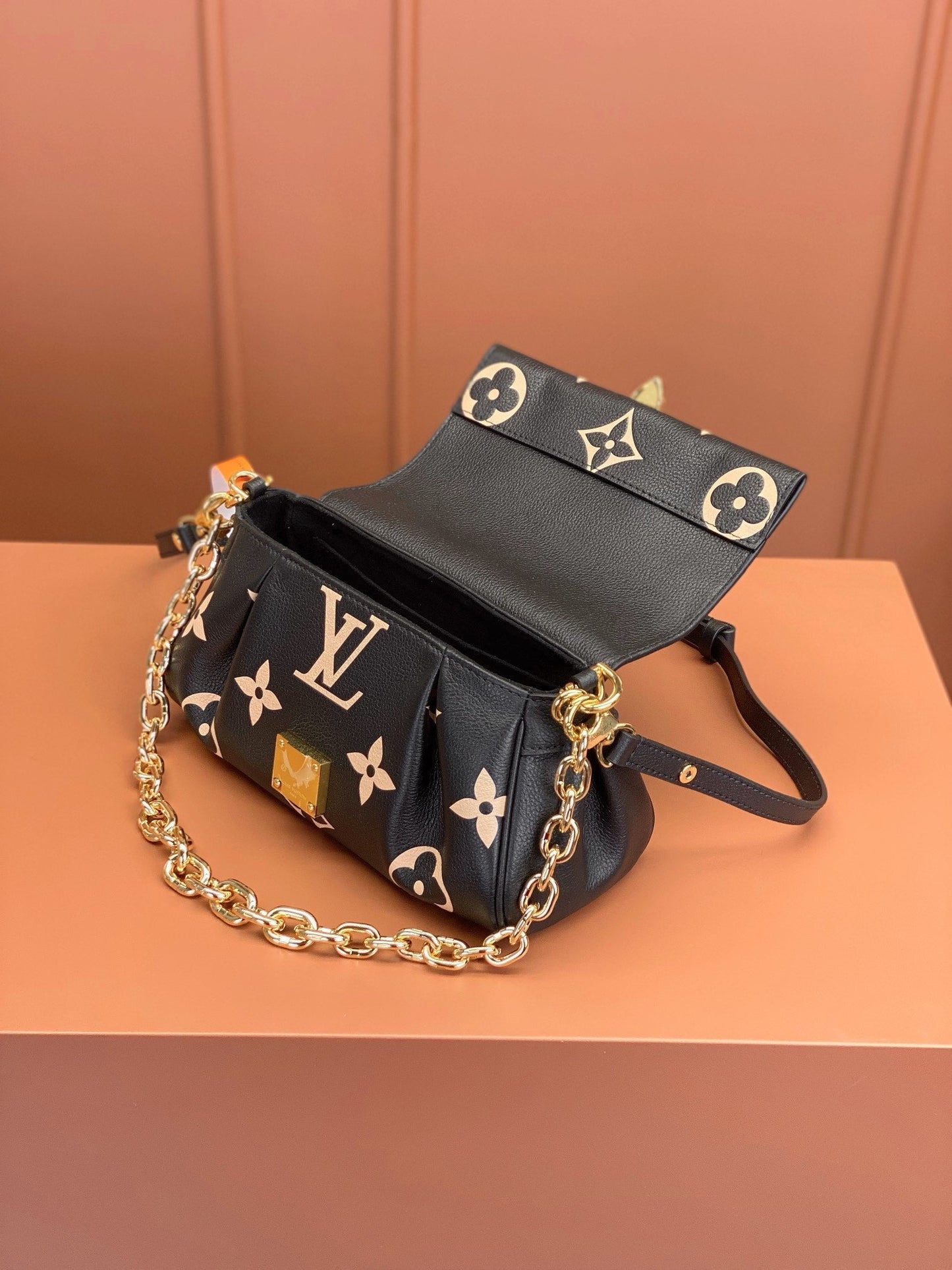 [Luxe]0528 Favorite Bicolour Monogram Empreinte Leather