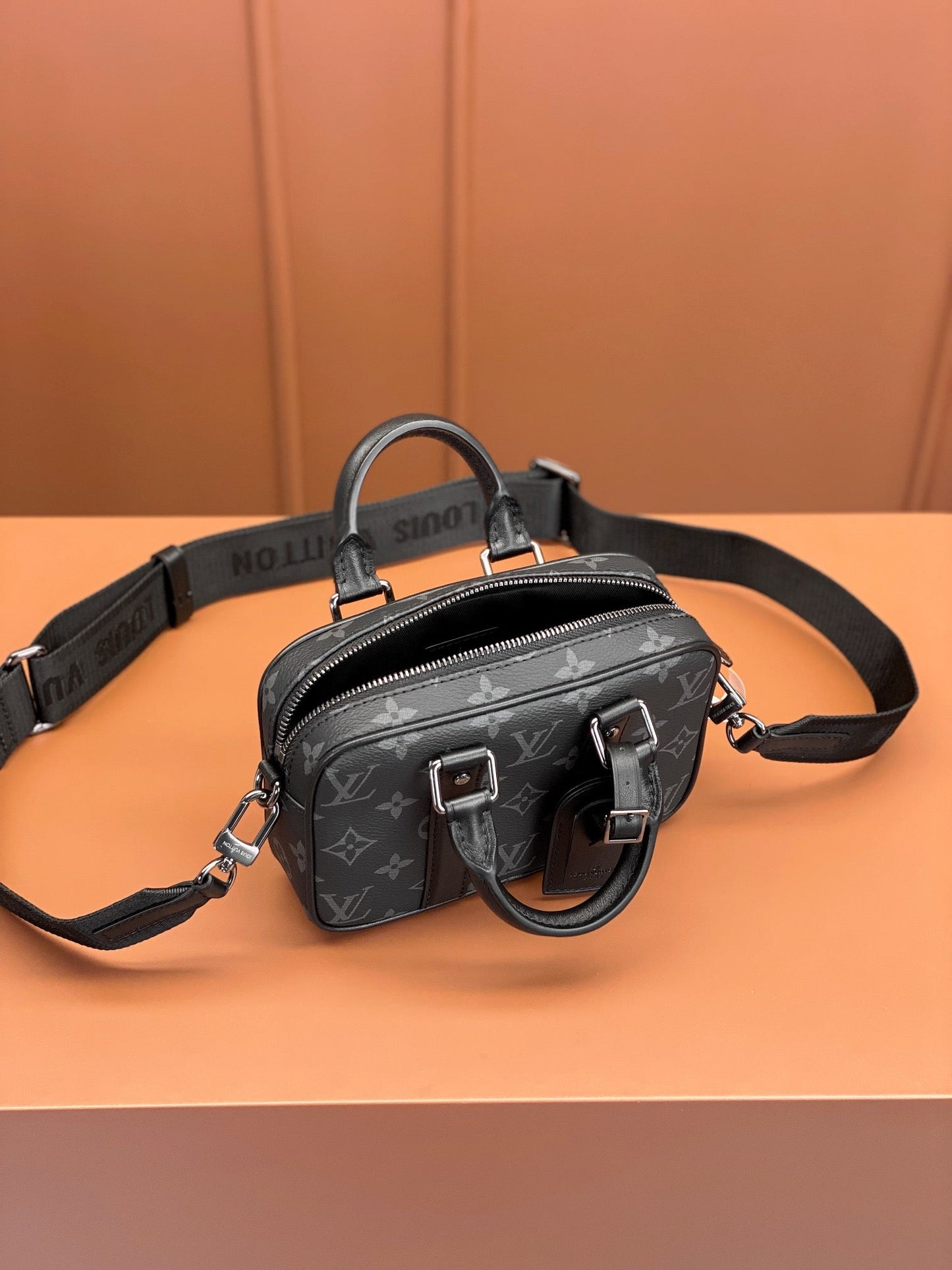 [Luxe]0528 Nano Porte Documents Voyage Monogram Eclipse