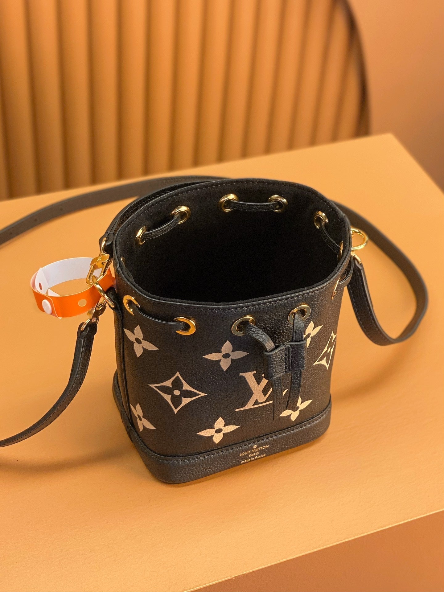 [Luxe]0528 Nano Noé Bicolour Monogram Empreinte Leather