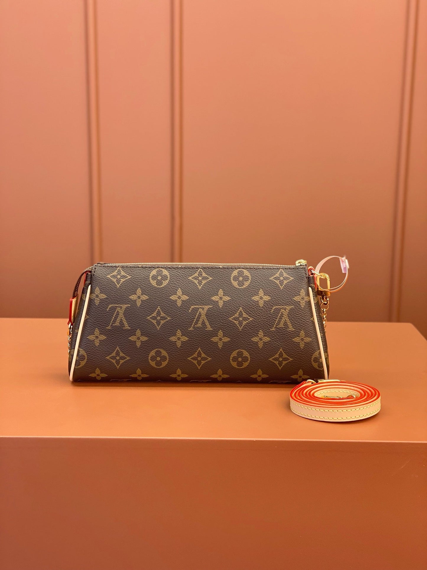 [Luxe]0528 Monogram Eva Shoulder Bag