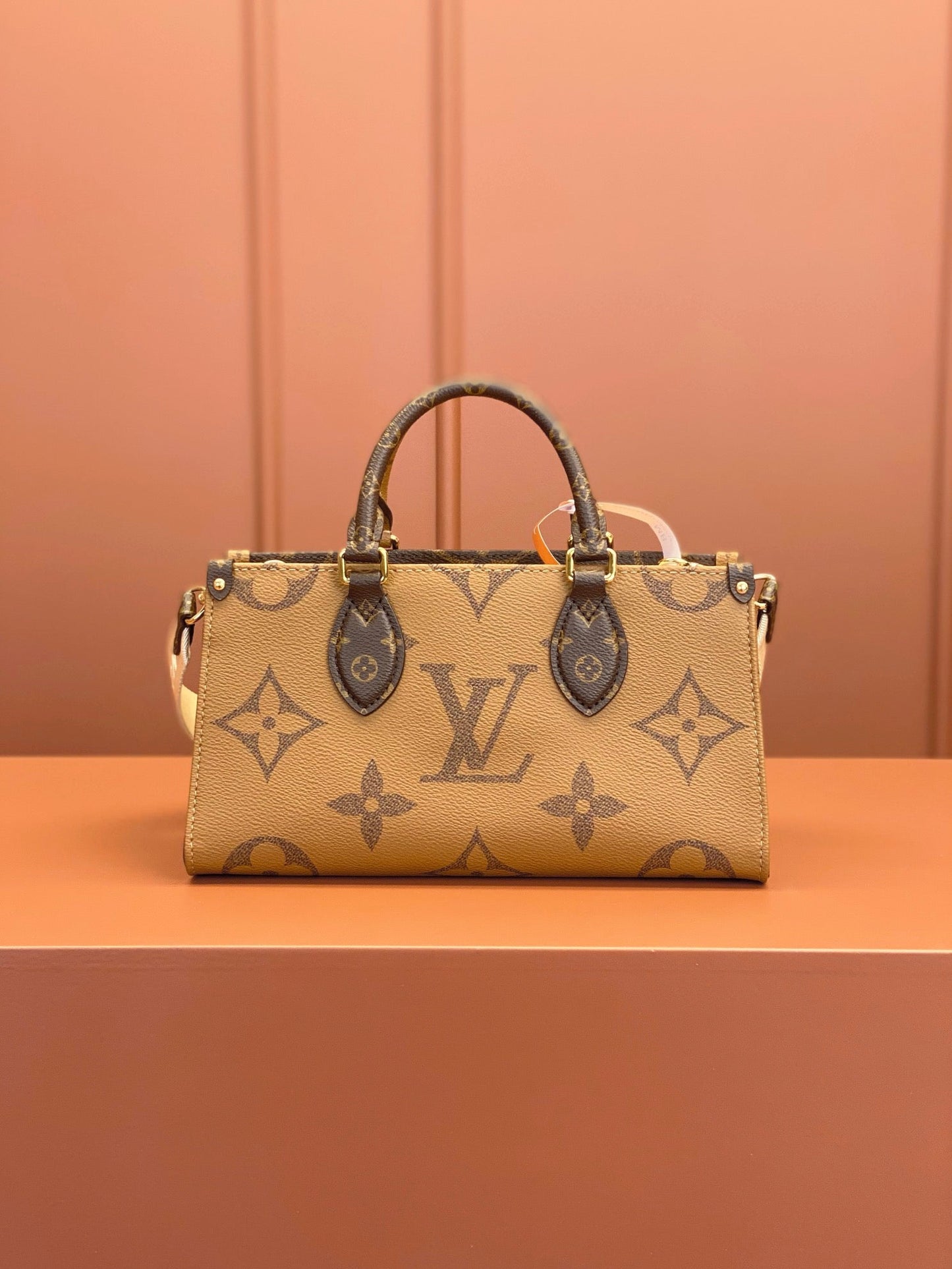 [Luxe]0528 OnTheGo East West Monogram Reverse